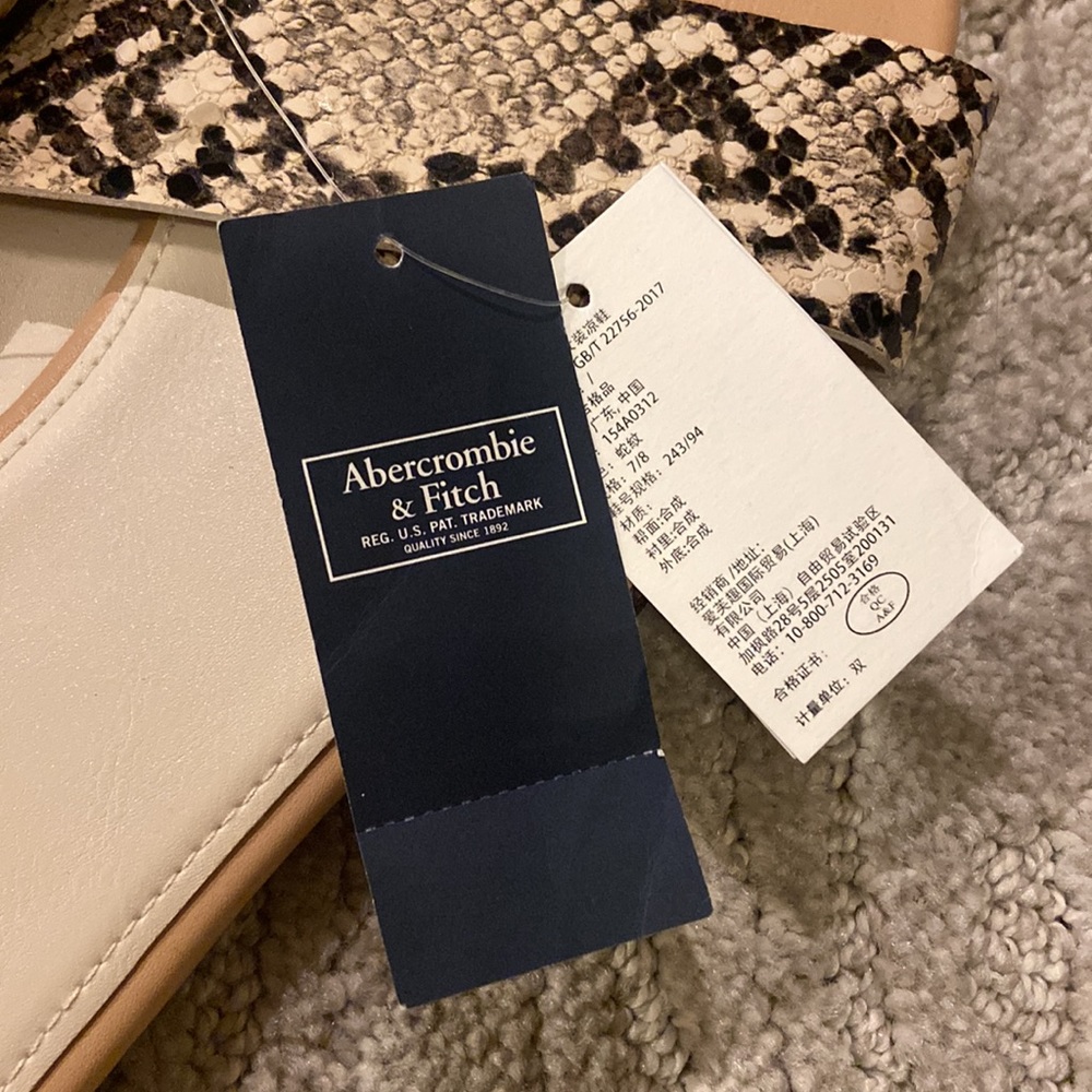 NWT - Abercrombie Animal Print Sandals - Picture 3 of 5